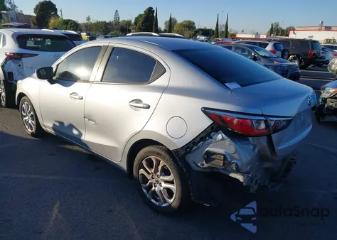 2018 Toyota Yaris Ia z USA, uszkodzony, nr VIN 3MYDLBYV3JY311581